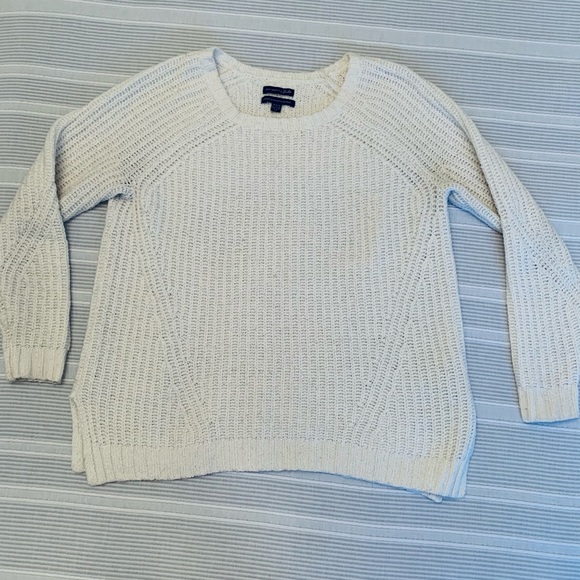 American Eagle Soft White Knit Sweater - Picture 2 of 3